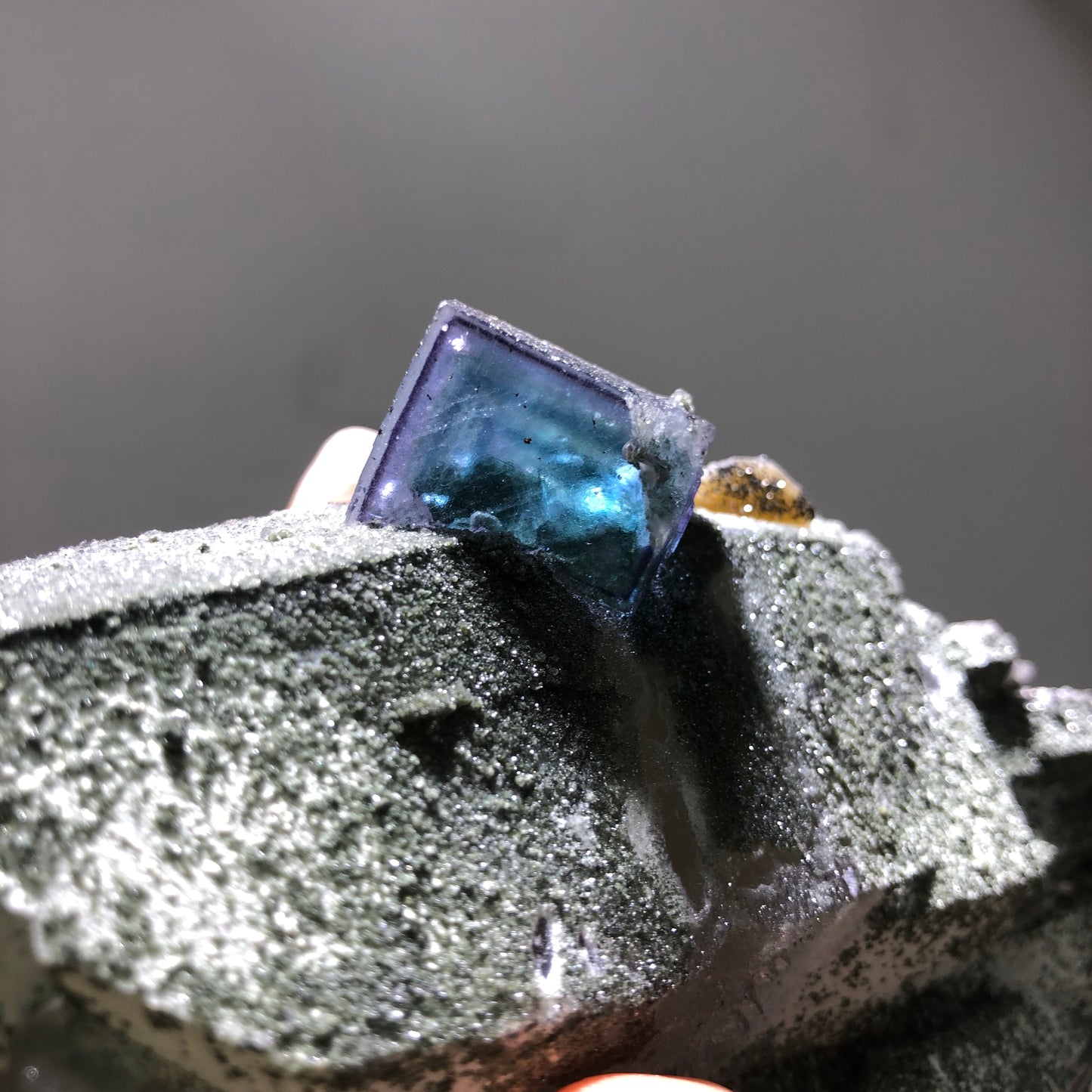YGX green apple fluorite with garden quartz