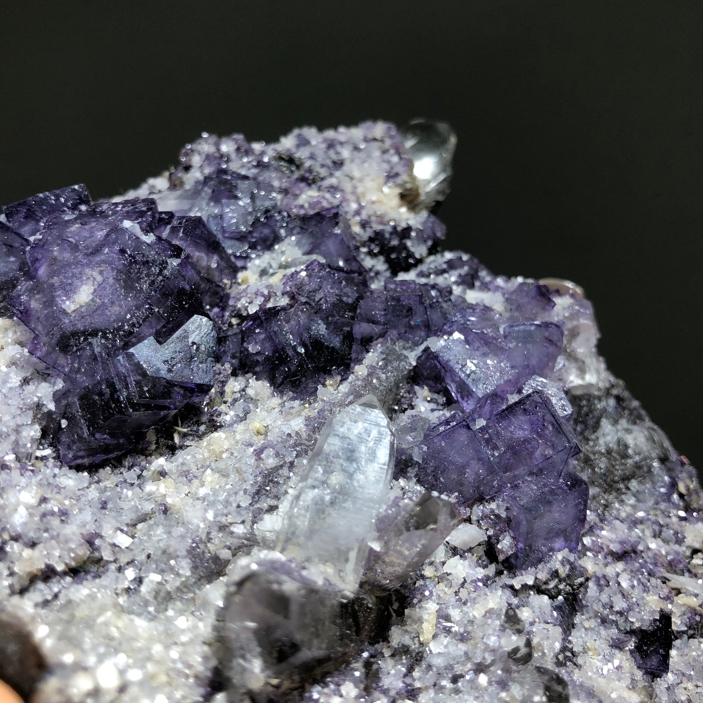 YGX purple cubic fluorite with quartz