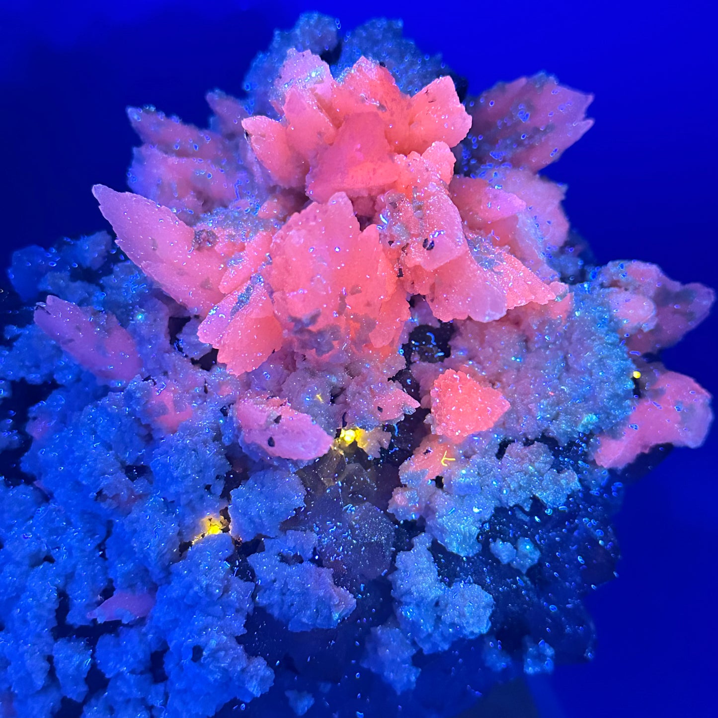 Mixed material calcite specimen
